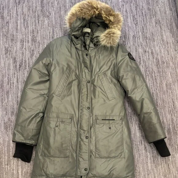 Canada Goose - Women’s Gray Hooded Puffer Parka Coat with Fur Trim – Winter - Picture 4 of 10